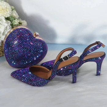 Новые женские фиолетовые сандалии с острым носком, свадебные туфли со стразами и сумочкой в виде сердца, вечерние модельные туфли на высоком каблуке с сумочкой